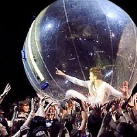 Jejich hity pokořily hranice ČR a poctí svou návštěvou Jamrock 2013 – Charlie Straight!