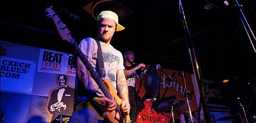 Pipes and Pints (Dirty Blondes+Hegesh)